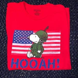 Peanuts HOOAH T-shirt Men’s XXL snoopy America